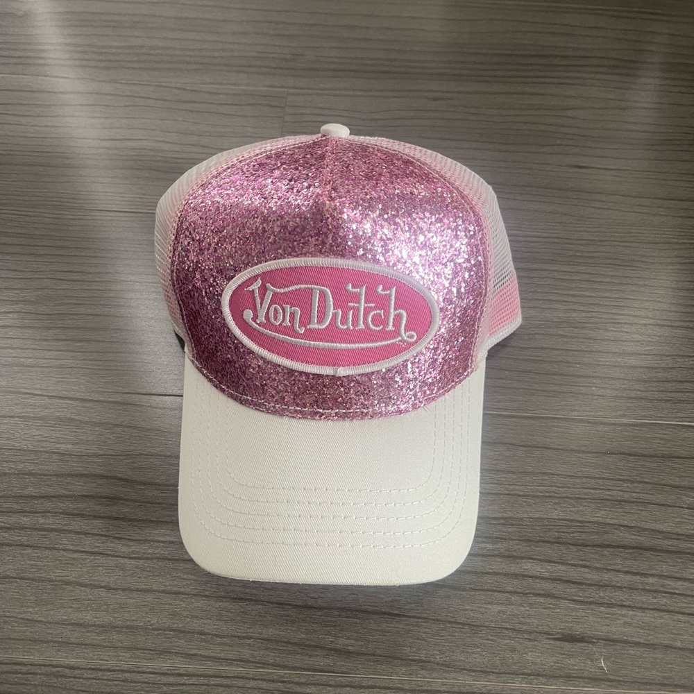 Von Dutch hat